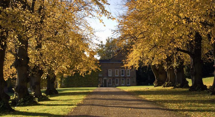 Flitwick Manor Hotel Экстерьер фото